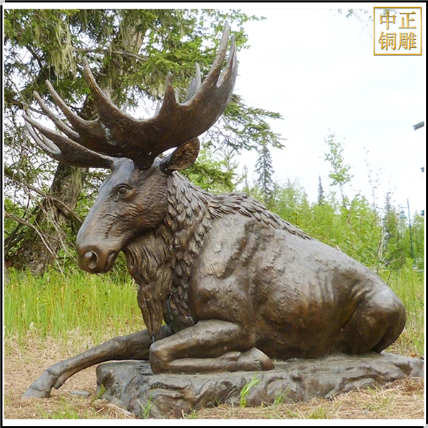 青銅駝鹿銅雕塑.jpg